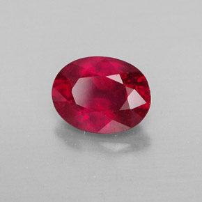 1.60カラットの天然ピンクレッドルビー（7.8×6 mm・オーバルカット）