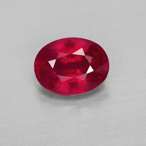 1.76カラットの天然ピンクレッドルビー（7.9×6.1 mm・オーバルカット）