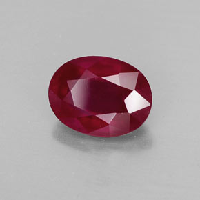 1.83カラットの天然ピンクレッドルビー（8.2×6.2 mm・オーバルカット）