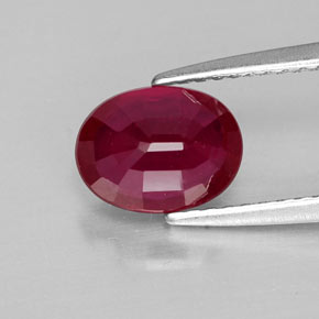 1.83カラットの天然ピンクレッドルビー（8.2×6.2 mm・オーバルカット）