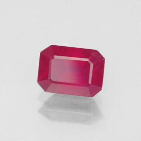 1.47カラットの天然ピンクレッドルビー（7.1×5.1 mm・エメラルドカット）
