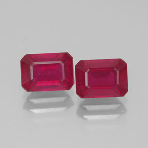 カラットの天然ピンクレッドルビー（7.1×5.2 mm・エメラルドカット）