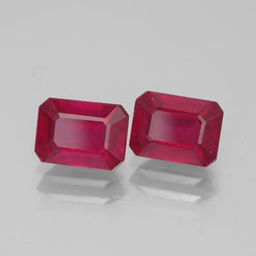カラットの天然ピンクレッドルビー（7.1×5.2 mm・エメラルドカット）