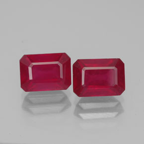 カラットの天然ピンクレッドルビー（7.1×5.2 mm・エメラルドカット）