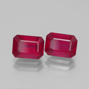 カラットの天然ピンクレッドルビー（7.2×5.2 mm・エメラルドカット）