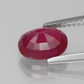 1.86カラットの天然ピンクレッドルビー（8.2×6.1 mm・オーバルカット）