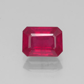 1.29カラットの天然ピンクレッドルビー（6.8×5 mm・エメラルドカット）