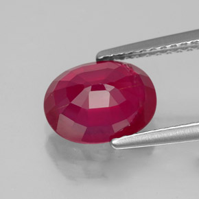 2.85カラットの天然ピンクレッドルビー（9.2×7 mm・オーバルカット）