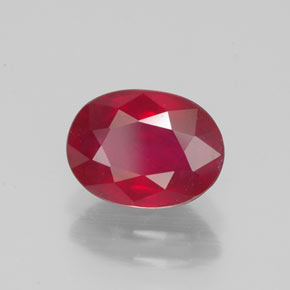 1.90カラットの天然レッドルビー（8.3×6.1 mm・オーバルカット）