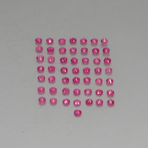 カラットの天然ピンクレッドルビー（1.71 mm・ラウンドカット）