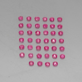 カラットの天然ピンクレッドルビー（1.67 mm・ラウンドカット）
