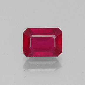 1.42カラットの天然ピンクレッドルビー（7.1×5.2 mm・エメラルドカット）