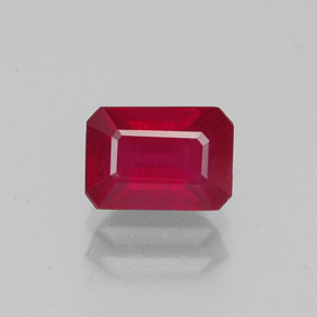 1.52カラットの天然ピンクレッドルビー（7.1×5 mm・エメラルドカット）