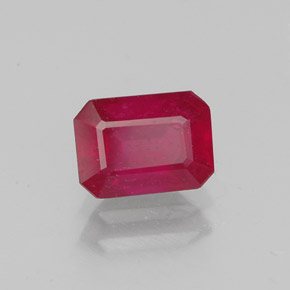 1.46カラットの天然ピンクレッドルビー（7.2×5.2 mm・エメラルドカット）