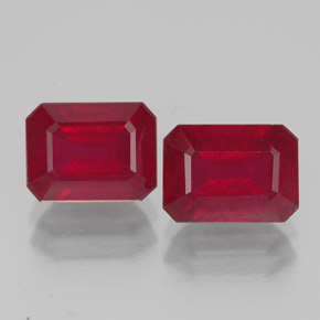 カラットの天然ピンクレッドルビー（8.2×5.9 mm・エメラルドカット）