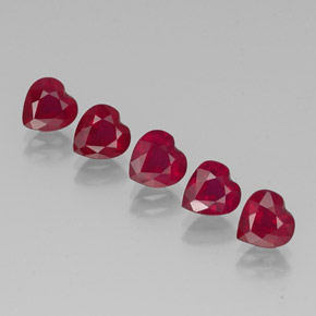 カラットの天然ピンクレッドルビー（6.2×6 mm・ハート型）