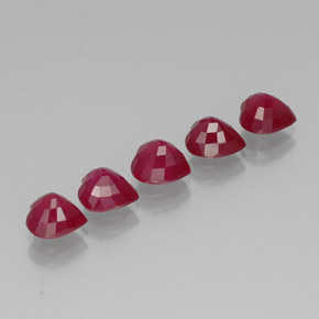 カラットの天然ピンクレッドルビー（6.2×6 mm・ハート型）