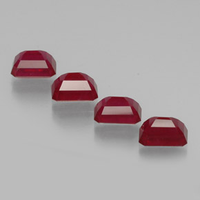 カラットの天然ピンクレッドルビー（6.9×5.2 mm・エメラルドカット）