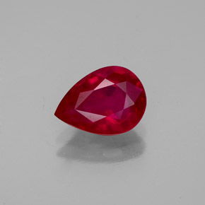 1.37カラットの天然ピンクレッドルビー（8.1×6 mm・洋梨の形）