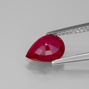 1.37カラットの天然ピンクレッドルビー（8.1×6 mm・洋梨の形）