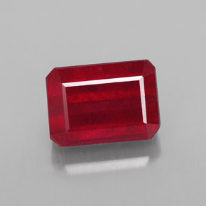 1.87カラットの天然ピンクレッドルビー（7.2×5.2 mm・エメラルドカット）