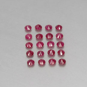 カラットの天然ピンクレッドルビー（2.85 mm・ラウンドカット）