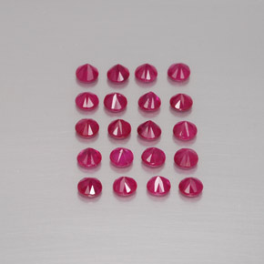 カラットの天然ピンクレッドルビー（2.62 mm・ラウンドカット）