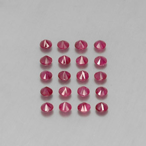 カラットの天然ピンクレッドルビー（2.63 mm・ラウンドカット）