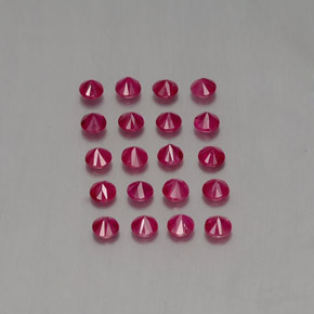 カラットの天然ピンクレッドルビー（2.82 mm・ラウンドカット）
