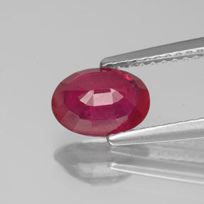 1.37カラットの天然ピンクレッドルビー（7.8×5.8 mm・オーバルカット）