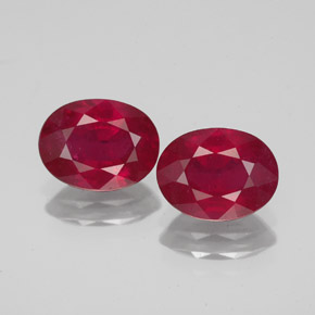 カラットの天然ピンクレッドルビー（8×6.1 mm・オーバルカット）