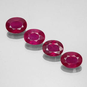 カラットの天然バイオレットレッドルビー（8.1×6.2 mm・オーバルカット）