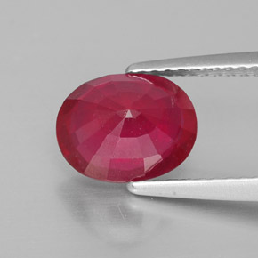 2.52カラットの天然ピンクレッドルビー（8.9×7 mm・オーバルカット）