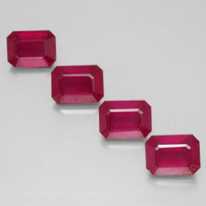 カラットの天然ピンクレッドルビー（6.9×5.1 mm・エメラルドカット）