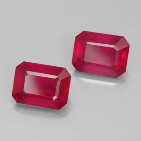 カラットの天然ピンクレッドルビー（8.1×6.1 mm・エメラルドカット）