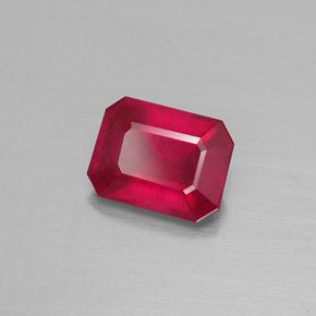 1.72カラットの天然ピンクレッドルビー（7.7×5.8 mm・エメラルドカット）