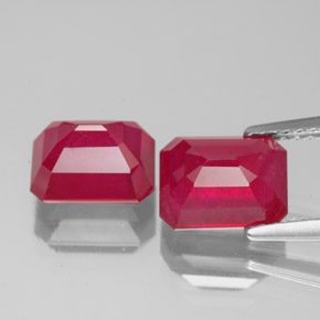 カラットの天然ピンクレッドルビー（8.1×6.1 mm・エメラルドカット）