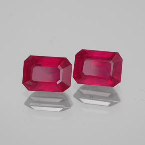 カラットの天然ピンクレッドルビー（7.1×5.1 mm・エメラルドカット）