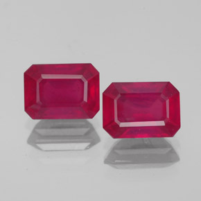 カラットの天然ピンクレッドルビー（6.9×5.1 mm・エメラルドカット）