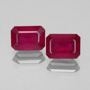カラットの天然ピンクレッドルビー（7.1×5.1 mm・エメラルドカット）