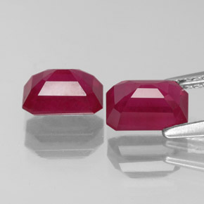 カラットの天然ピンクレッドルビー（7×5.1 mm・エメラルドカット）