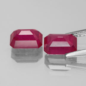 カラットの天然ピンクレッドルビー（7×5.1 mm・エメラルドカット）