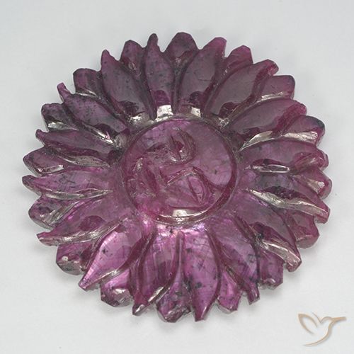 41.80ct 天然 ボイセンベリーパープル ルビー, フラワーカット, オペーク