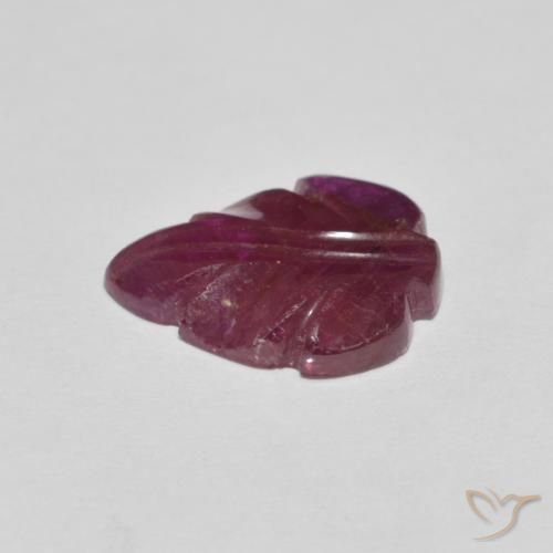 4.64カラットの天然Medium Dark-Purpleルビー、ファンシー、オペーク