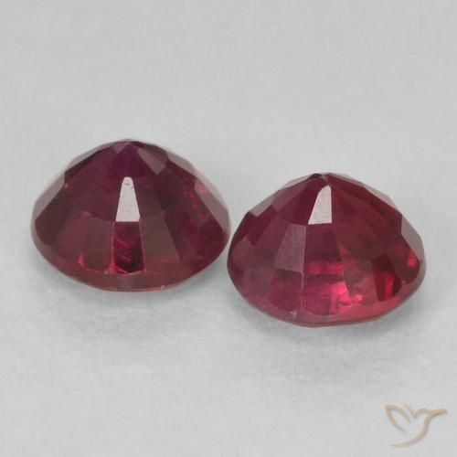 Shop natural 0.73ct ダークレッド ルビー gems, ラウンド, from ミャンマー at GemSelect. In stock, global shipping!