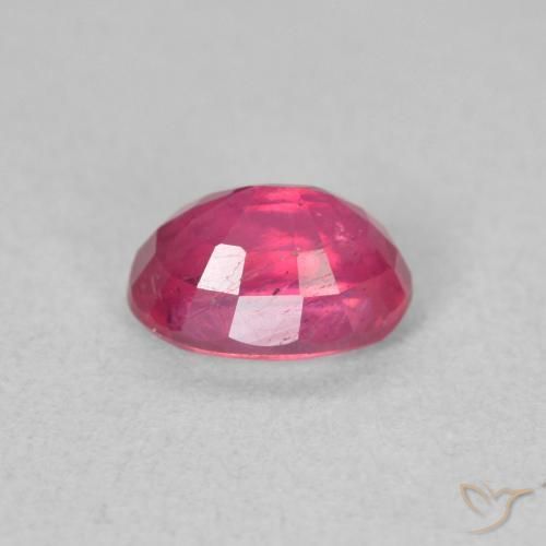 1.34カラットの天然Medium Dark-Pinkルビー、楕円形、VS