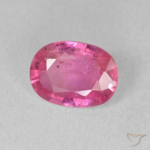 1.63カラットの天然Medium Dark-Pinkルビー、楕円形、VS-SI