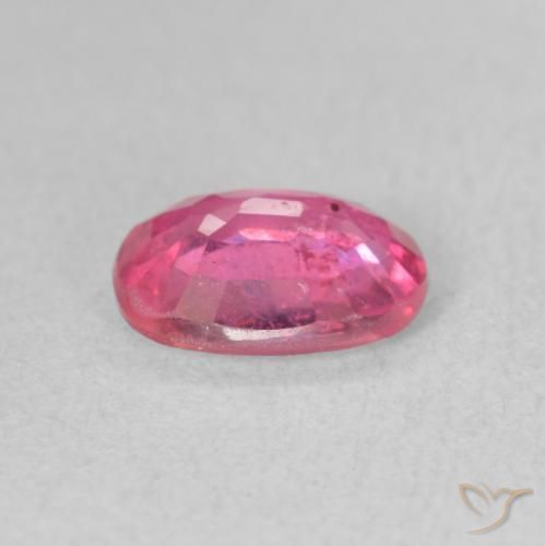 1.63カラットの天然Medium Dark-Pinkルビー、楕円形、VS-SI