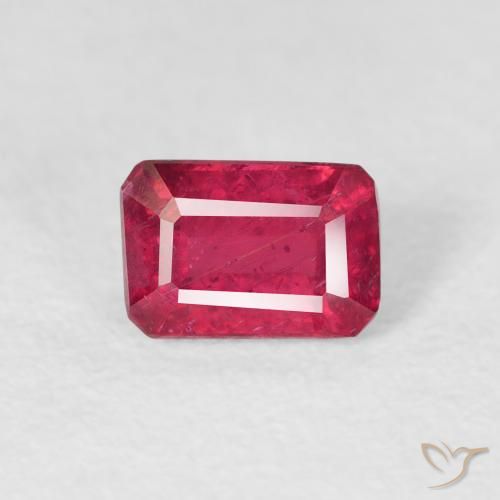 1.06ct 天然 ミディアムレッド ルビー, エメラルドカット, VS