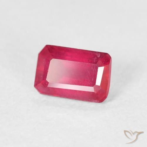 0.88カラットの天然ピンクがかったレッドルビー、八角形 / エメラルドカット、VS